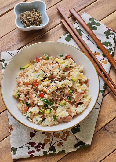 Vegetables, rice and tuna in a bowl