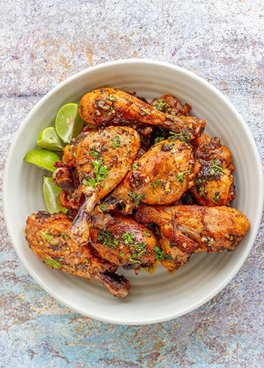 Chicken drumsticks in a bowl