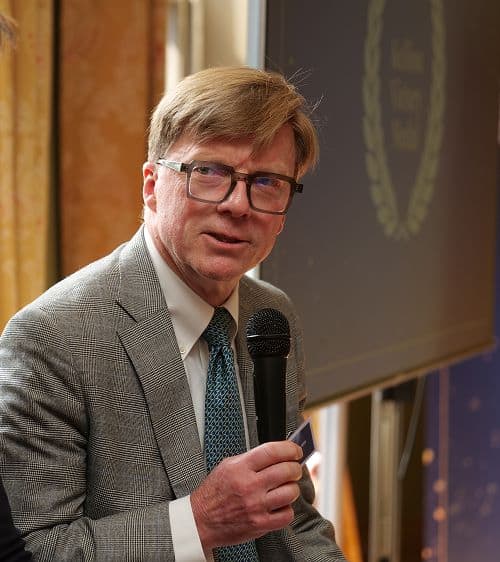 Headshot of Diabetes Australia Ambassador Gordon Bunyan