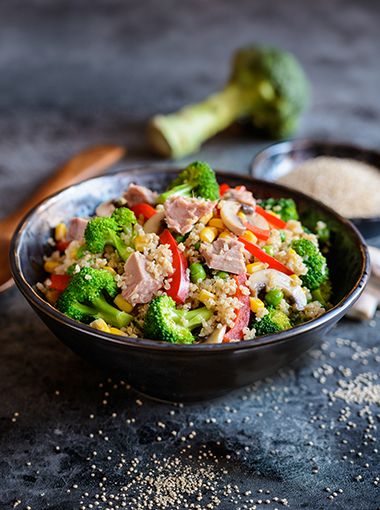 Vegetable salad in a bowl, ready to be eaten