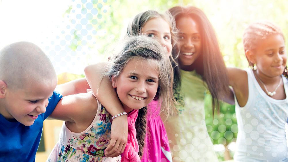 Children smiling together 